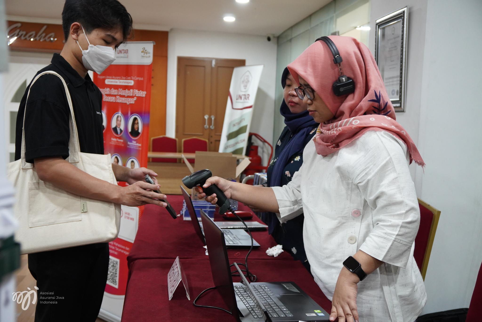 CEO Mengajar di FMIPA Universitas Sam Ratulangi