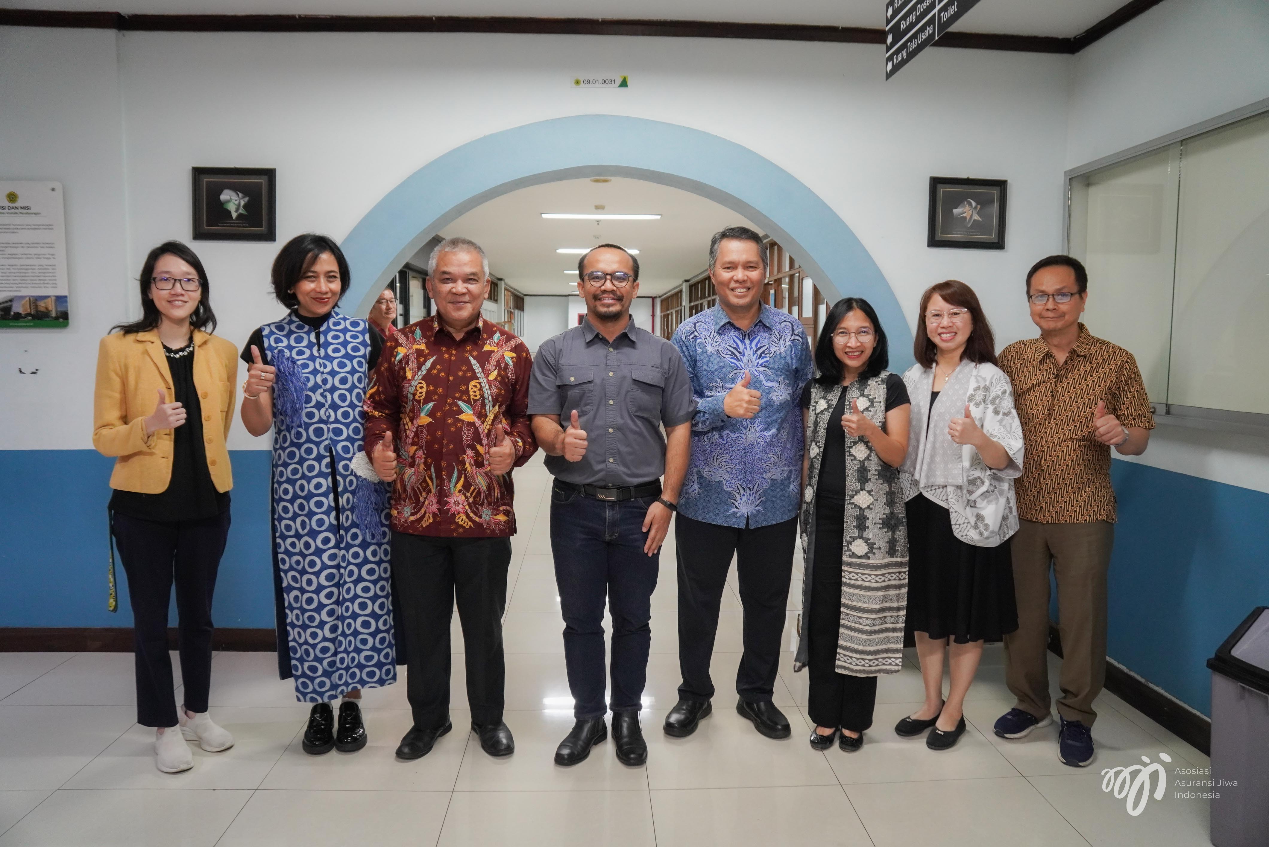 Literasi AAJI di UNPAR