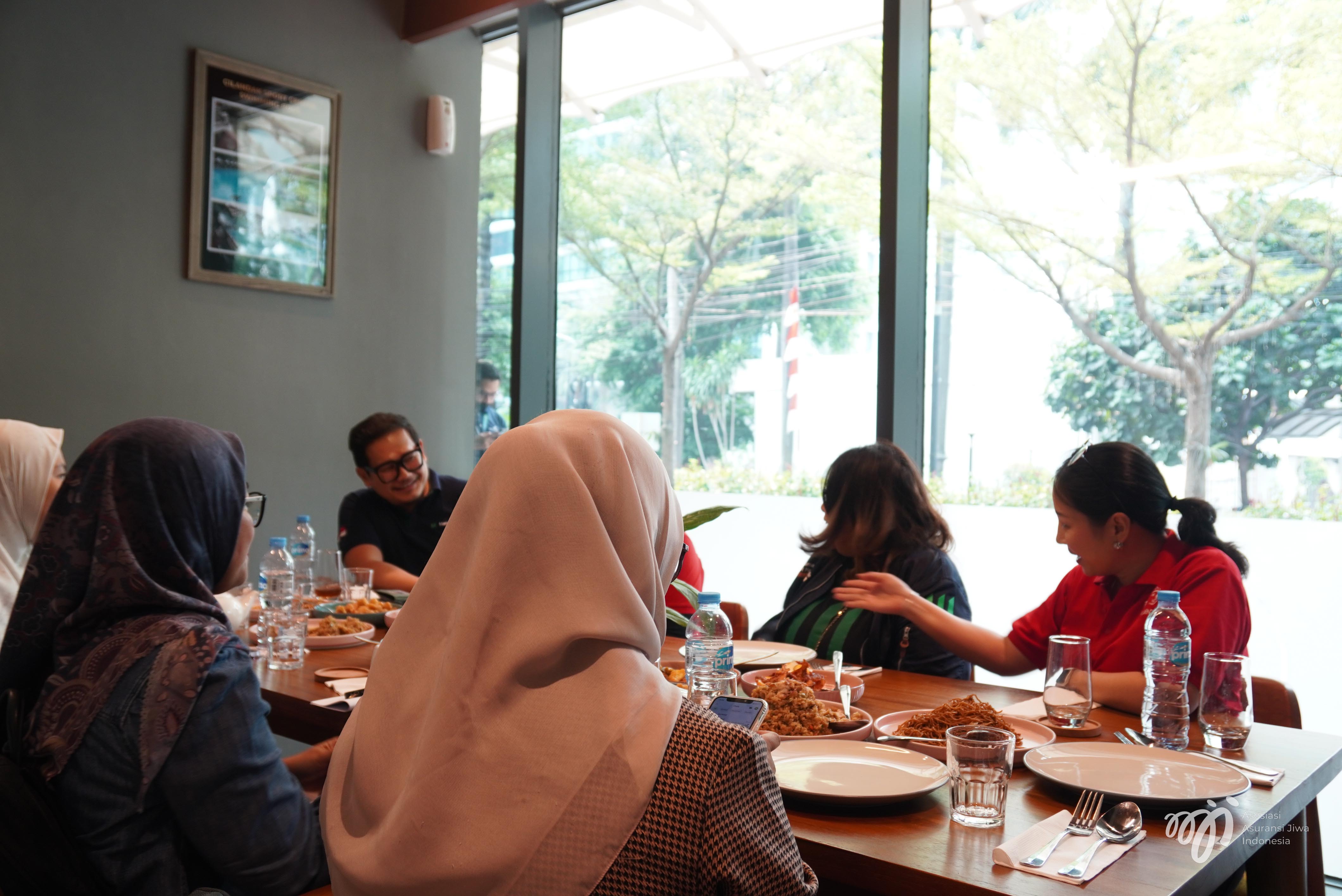 Marketing & Komunikasi Forum AAJI