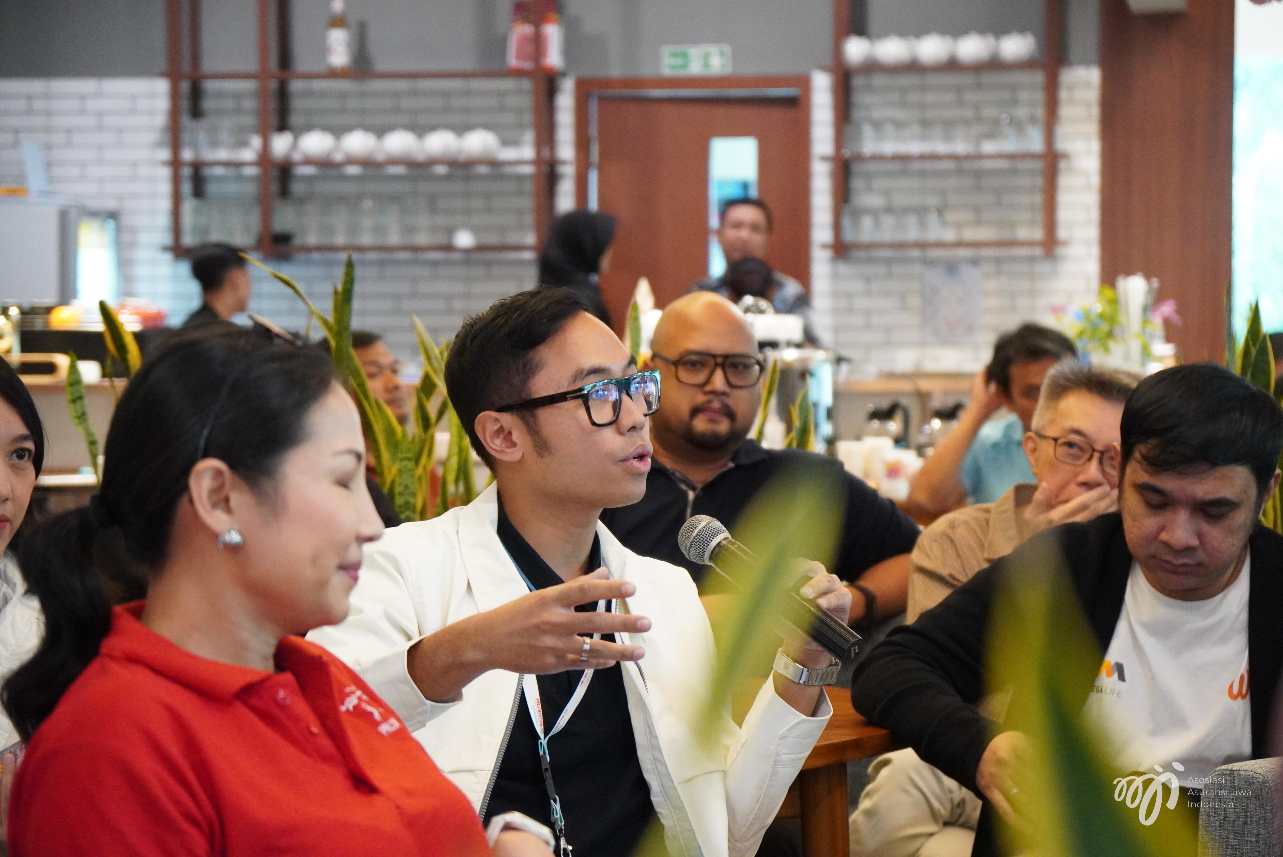 Marketing & Komunikasi Forum AAJI