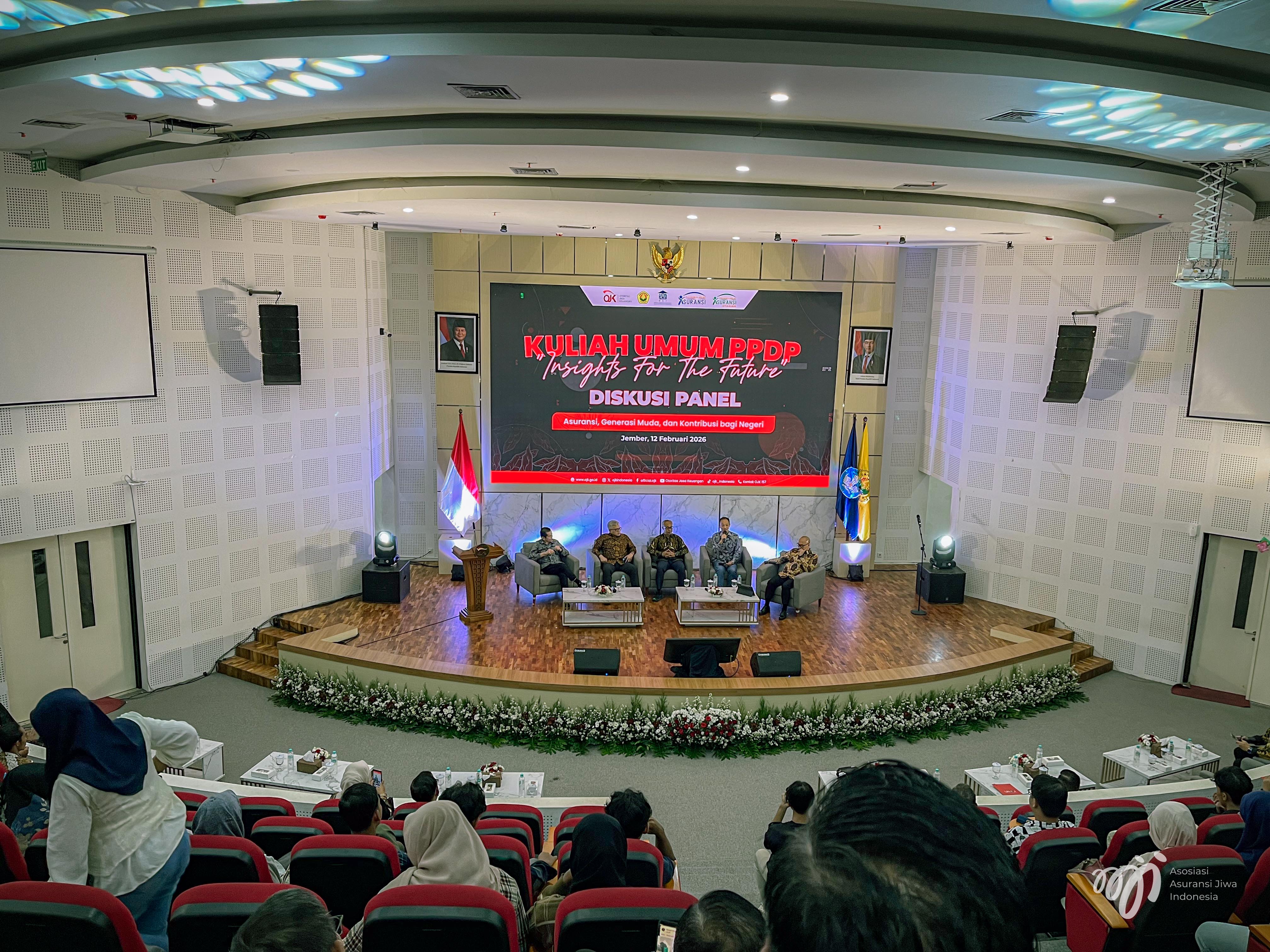 Kuliah Umum OJK dan AAJI di Universitas Jember