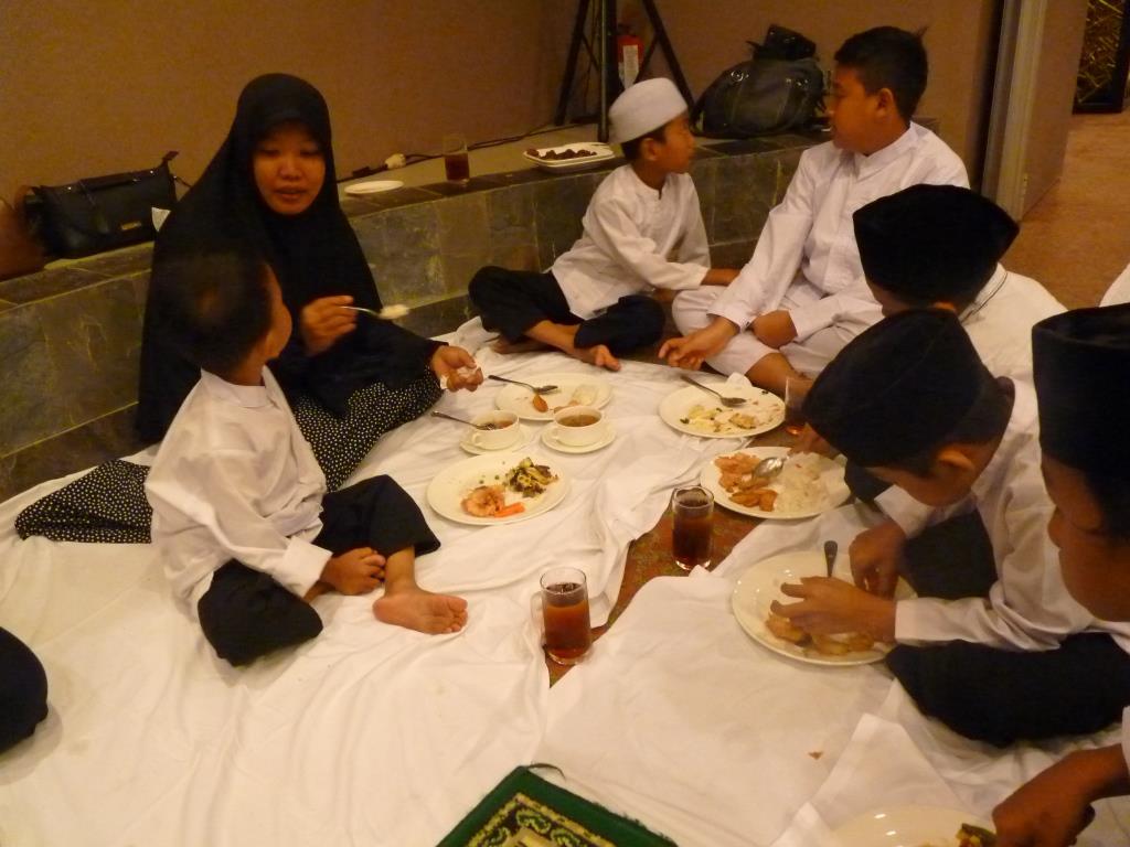 Buka Bersama AAJI dengan Yayasan Fadhilatul Ikhlas